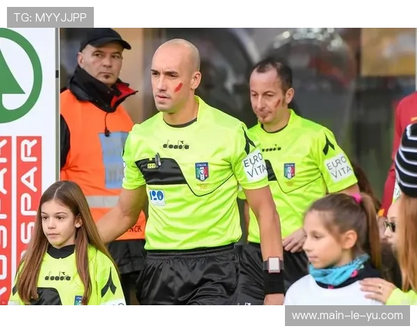 意甲多队参与“制止暴力”活动，球场内外倡导性别平等