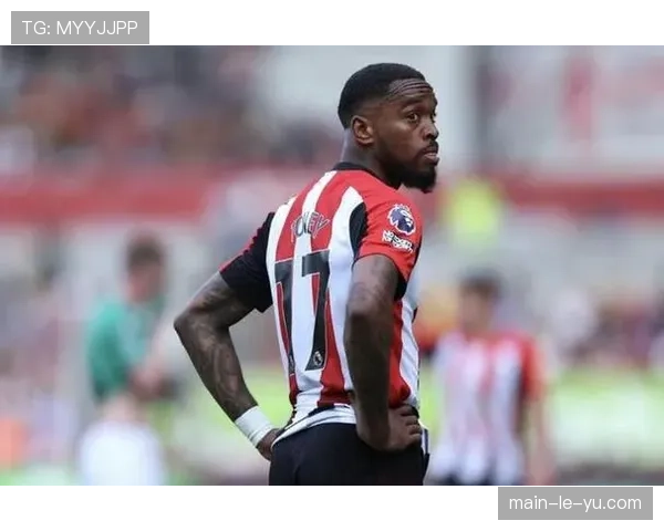 实时：布伦特福德前锋伊万·托尼主罚点球命中，打入个人赛季第15球。